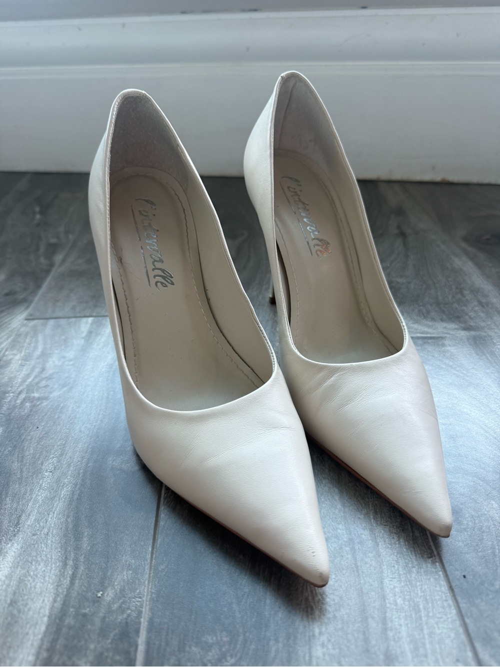 L'INTERVALLE Pointed Toe Cream Leather Pumps